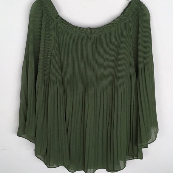 NWT Max Studio Olive Green Flowy Top - Picture 4 of 6